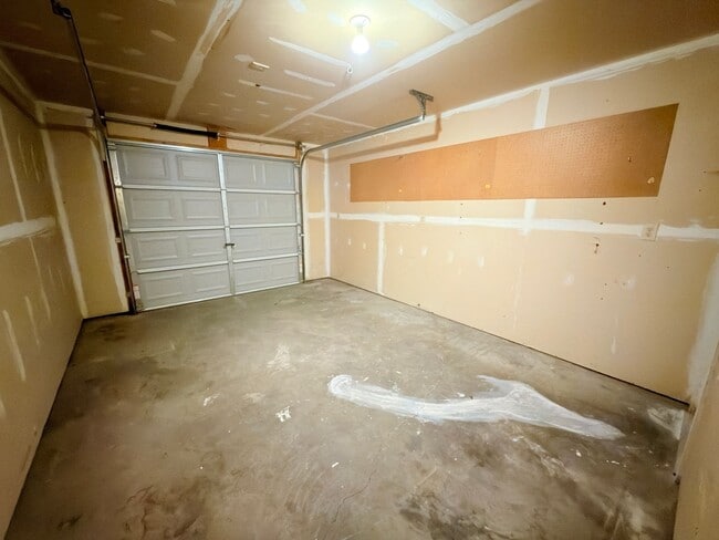 Building Photo - 5109 W Raymond St