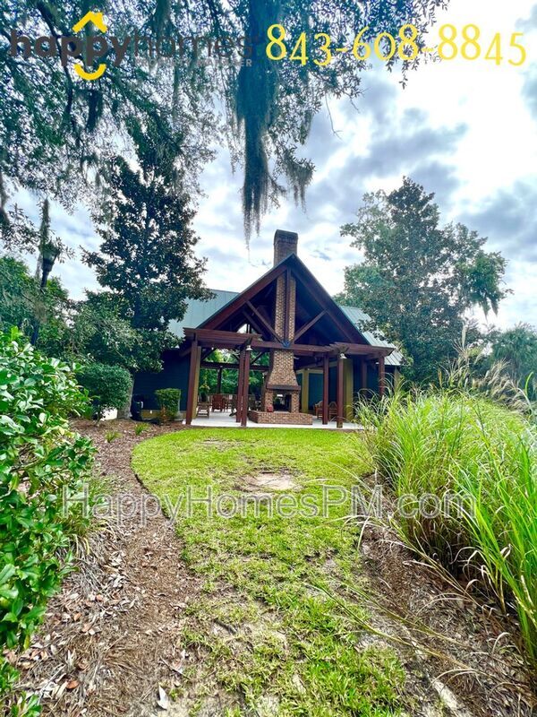 Building Photo - 8312 Child's Cove