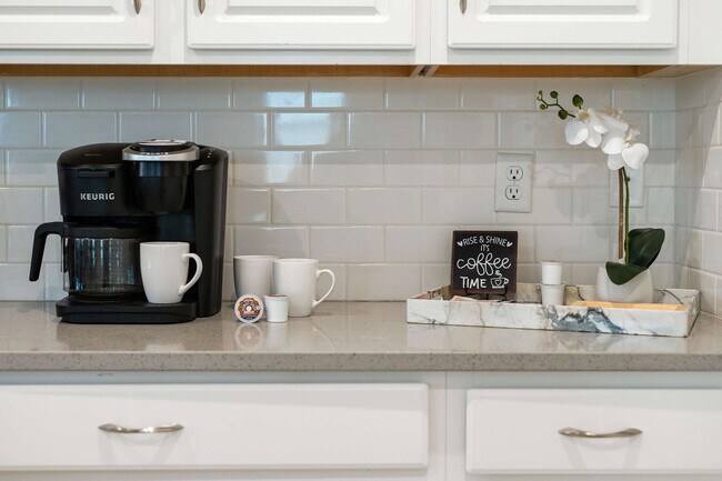 Building Photo - 8953 Amelia Downs Trail