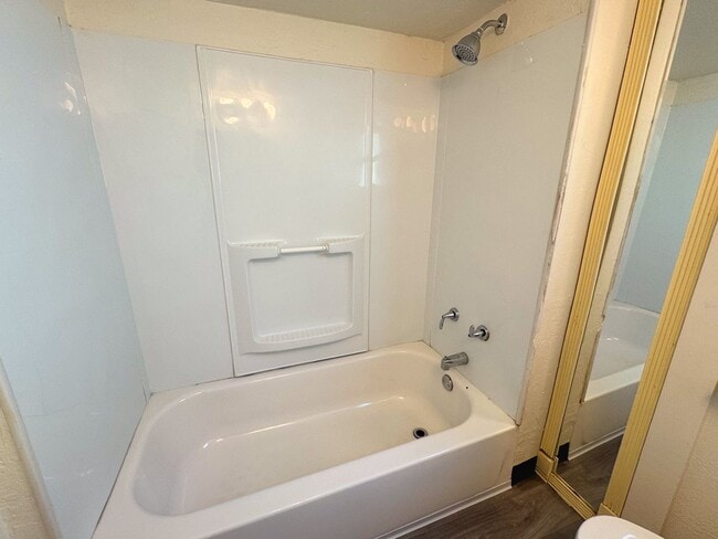 Building Photo - 3 Bedroom, 1 Bathroom S. Eugene Home