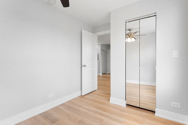 Building Photo - 6026 N Winthrop Ave