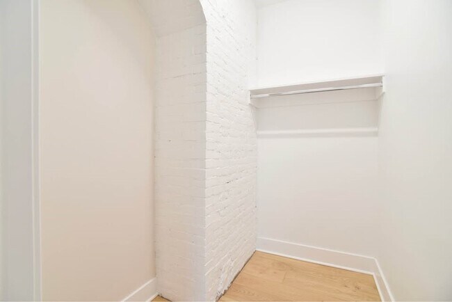 Building Photo - 30 W Broad St