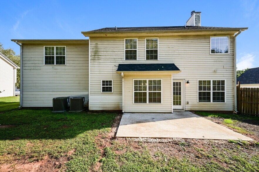 Building Photo - 145 Trelawney Ln