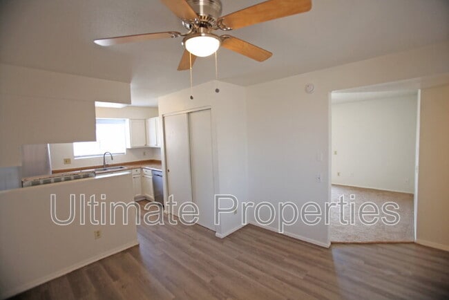 Building Photo - 707 N 95th Dr