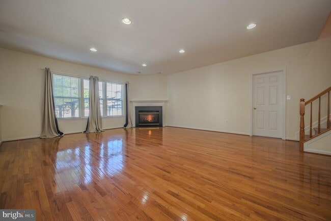 Building Photo - 8324 Tenbrook Dr