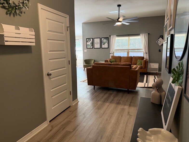 Building Photo - 1208 -C Whispering Pines Rd