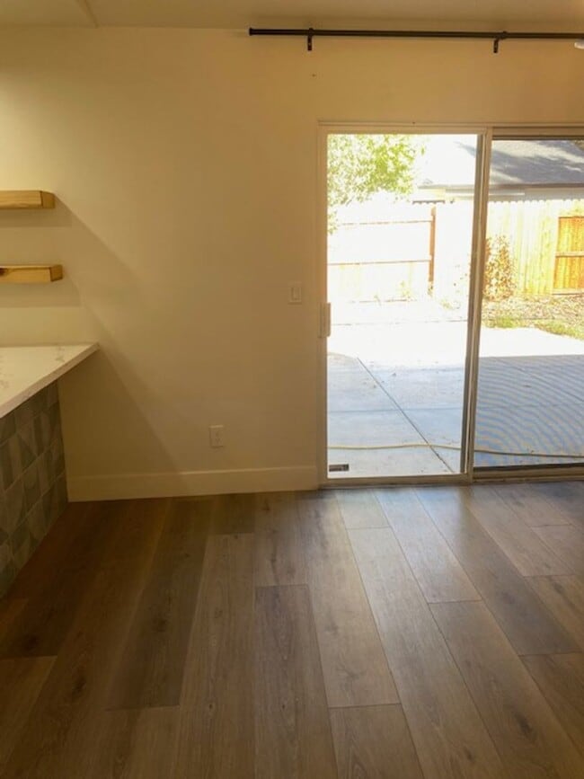 Building Photo - 2BR/2BA Duplex for rent!!!