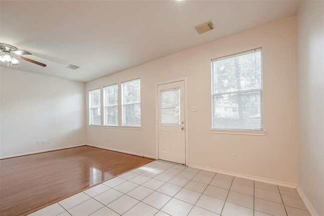 Building Photo - 14 Scenic Brook Ct