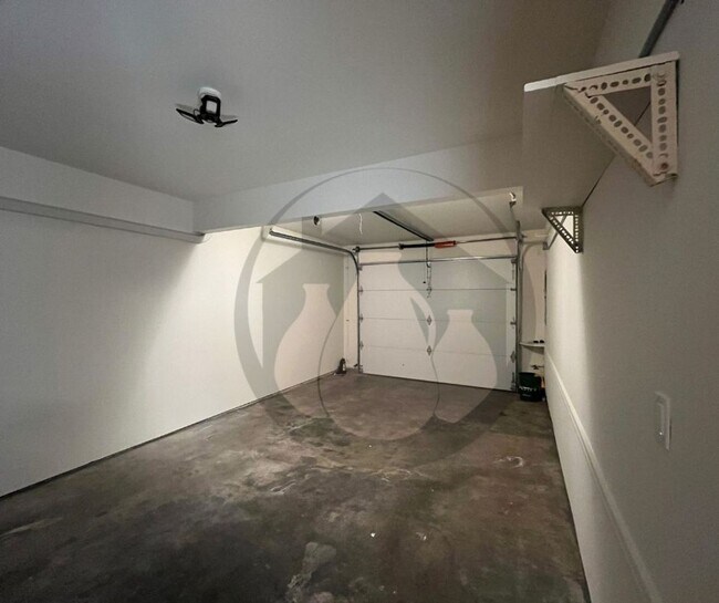 Building Photo - 47th Triplex #2025-1768