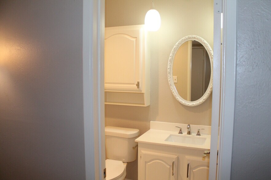 Building Photo - 4208 Arbor Dr