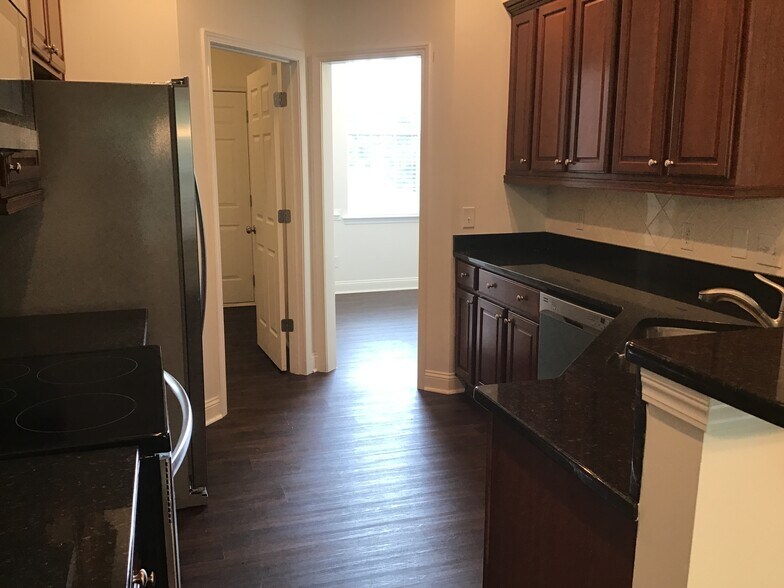 Building Photo - 307 Brighton Woods Dr