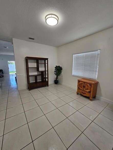 Building Photo - 13941 SW 13th St