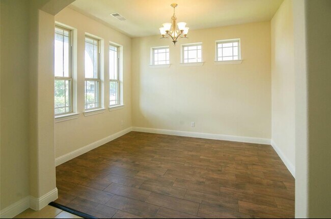 Building Photo - 1327 Graham Trace Ln