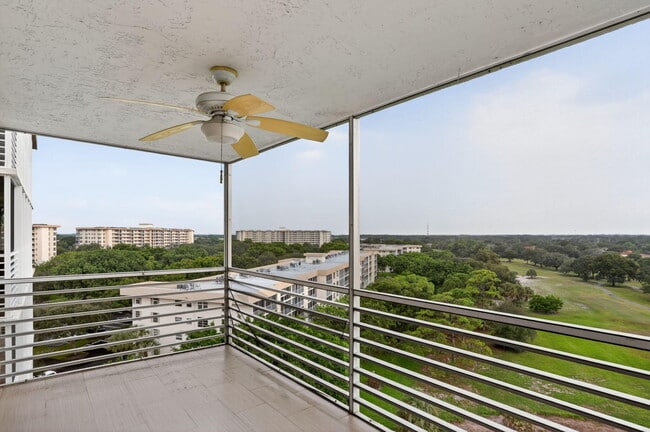 Building Photo - 3499 Oaks Way