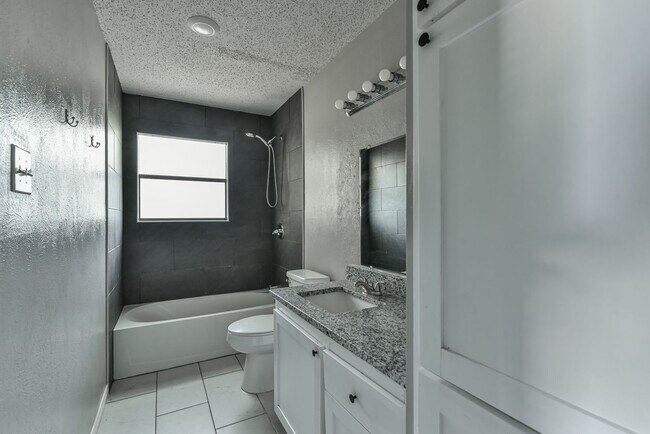 Building Photo - 4-Bedroom Home in the Heart of Killeen