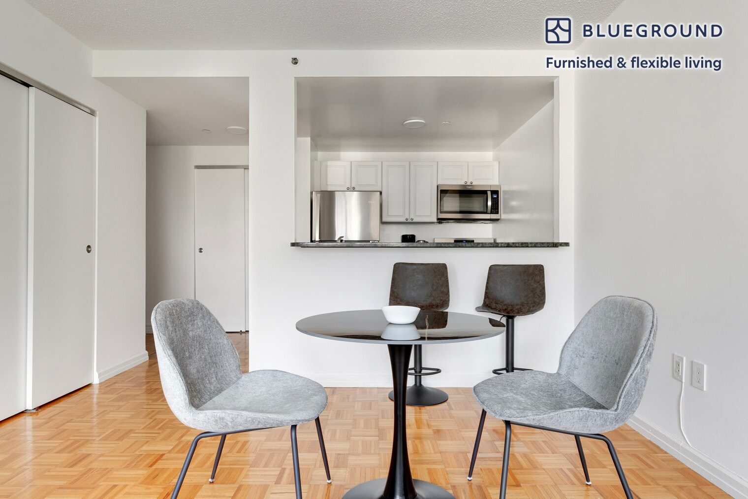 Building Photo - 520 W 48th St