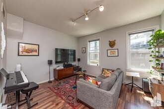 Building Photo - 2 bedroom in Chicago IL 60626