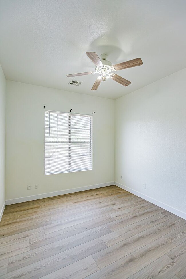 Building Photo - 1 Story home located in Southern Highlands