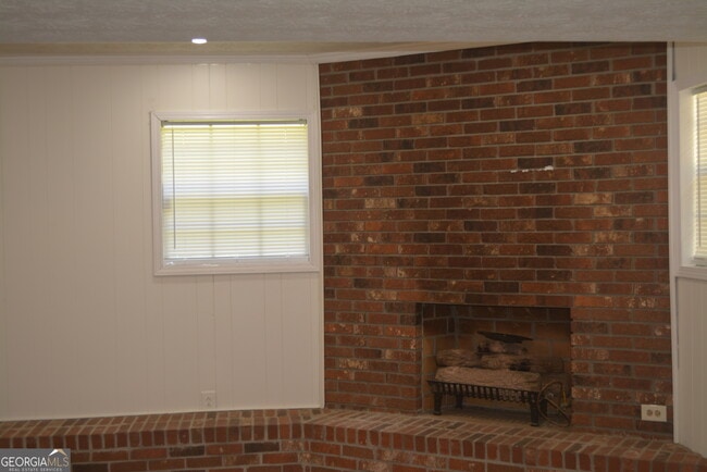 Building Photo - 354 Roy Huie Rd