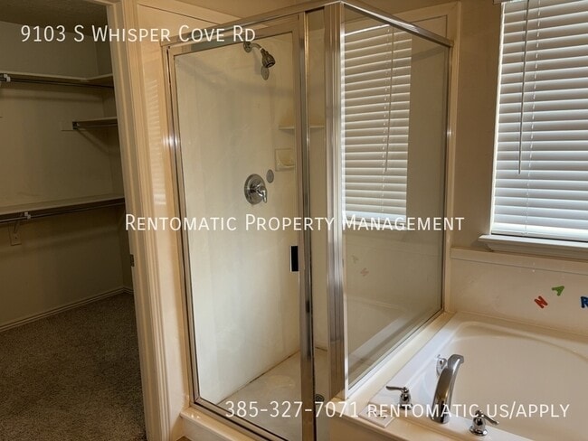 Building Photo - 9103 Whisper Cove Rd