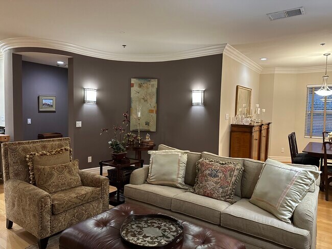 Building Photo - 1658 Camden Ave