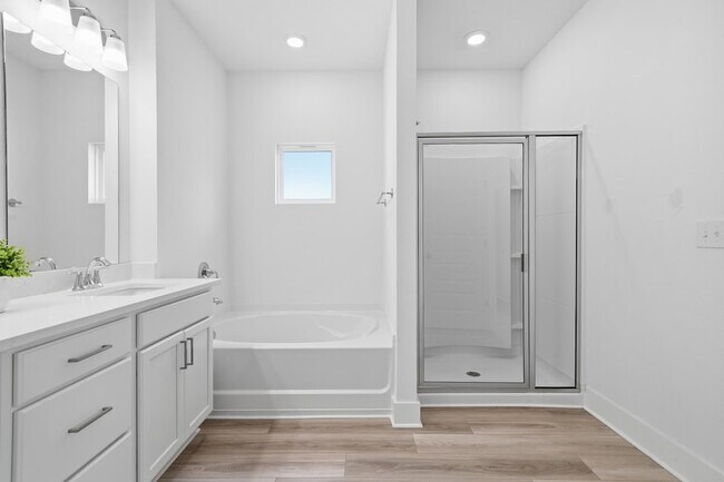 Building Photo - 201 Lyla Ln