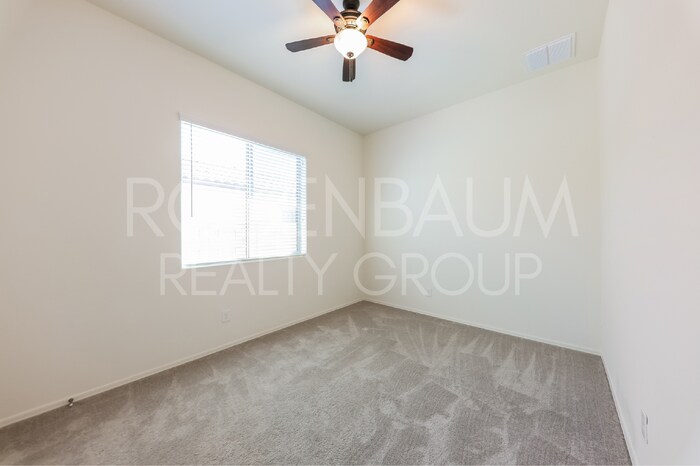 Building Photo - 18433 W Elm St