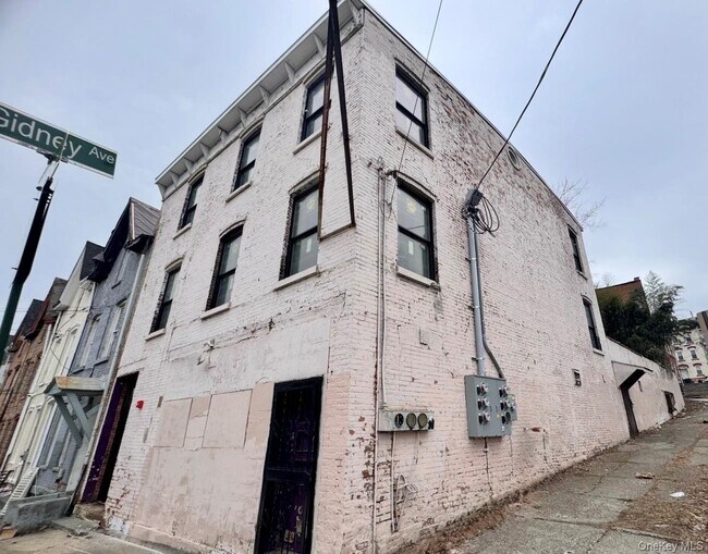 Building Photo - 199 Chambers St