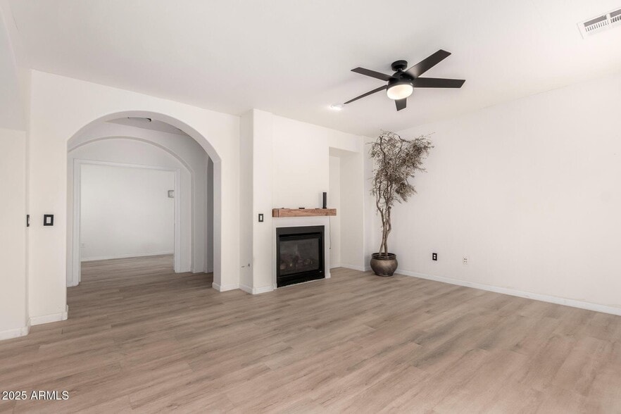 Building Photo - 1162 S Agnes Ln