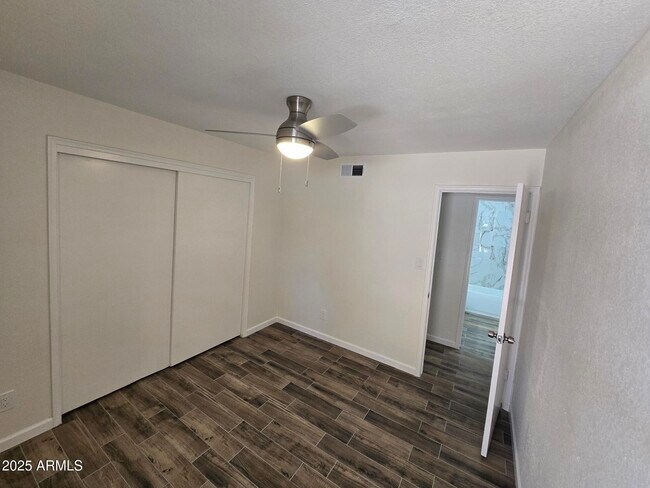 Building Photo - 715 N Arrowhead Dr