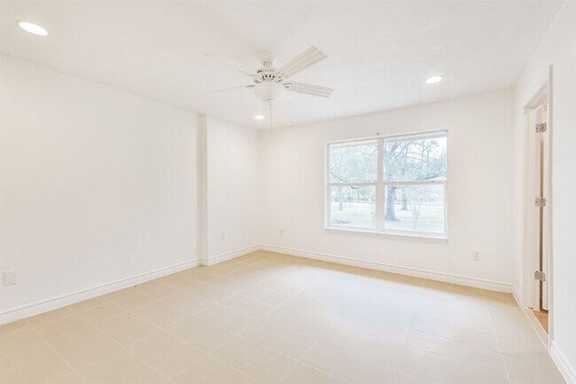 Building Photo - 10412 Ehlers Rd