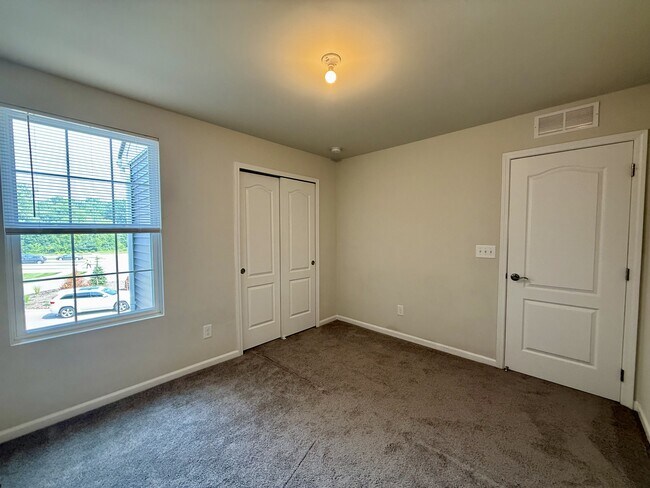 Building Photo - 2809 Willow Ct