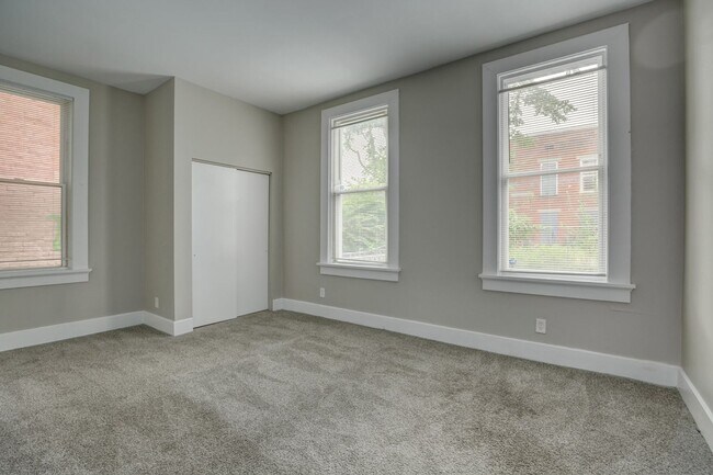 Building Photo - 2131 Staebler St