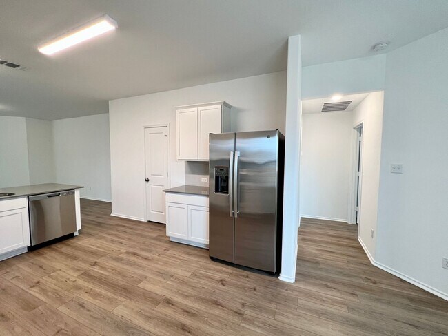 Building Photo - Home for lease ~Coming Soon~
