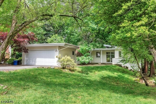 Building Photo - 27 Great Hills Terrace