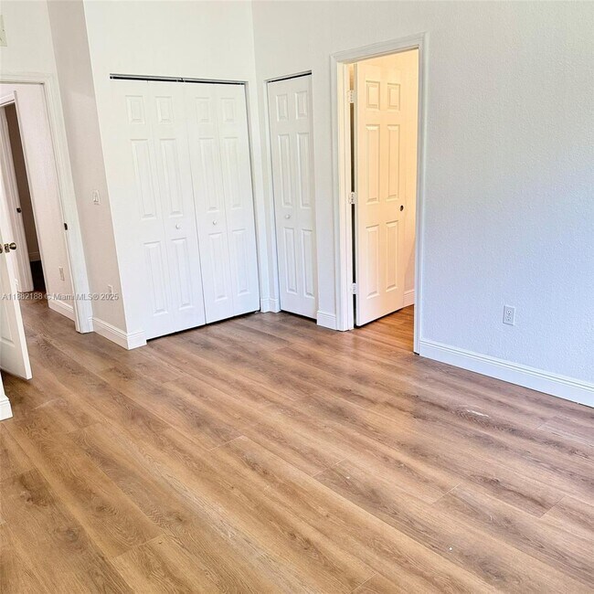 Building Photo - 6482 Catalina Ln