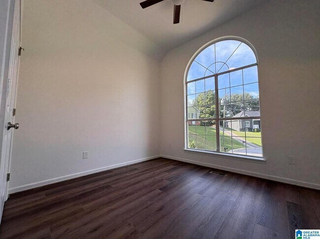 Building Photo - 113 Loyola Cir