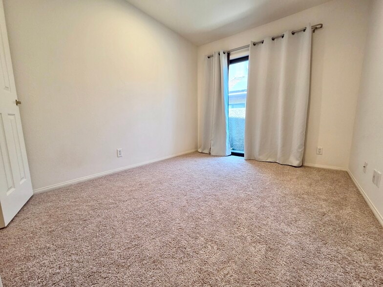 Building Photo - 1037 Arroyo Verde Rd
