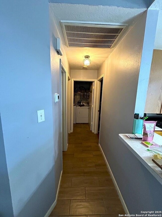 Building Photo - 4210 Field Meadow Dr