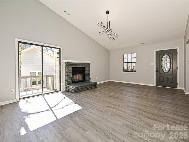 Building Photo - 6455 Tivoli Ct