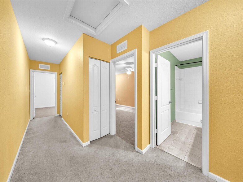 Building Photo - 21223 NW 14th Pl