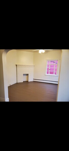 Building Photo - 212 Bishop Ave