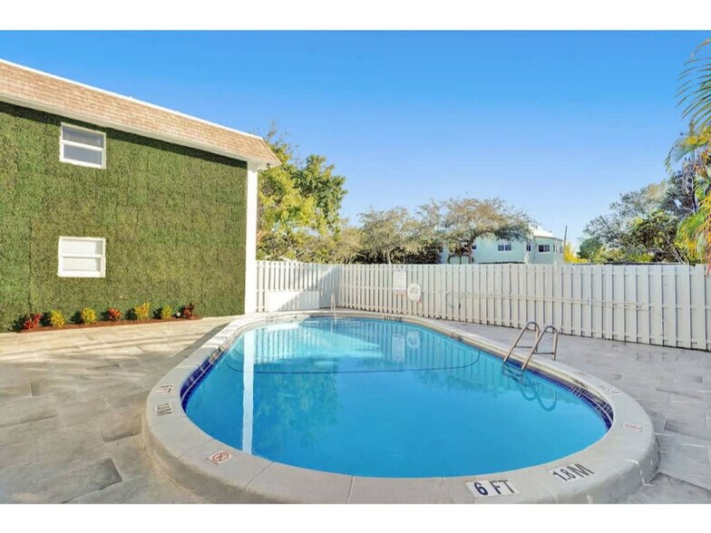 Building Photo - 50 Davie Blvd