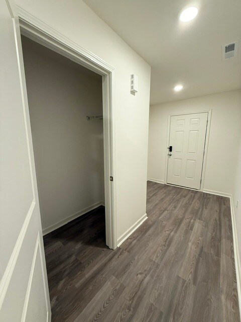 Building Photo - 2429 Brookville Dr