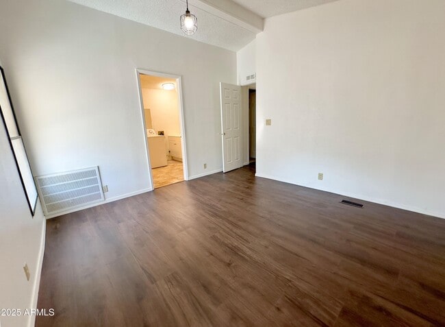 Building Photo - 11275 N 99th Ave