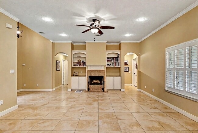 Building Photo - 11807 Briarwood Ln