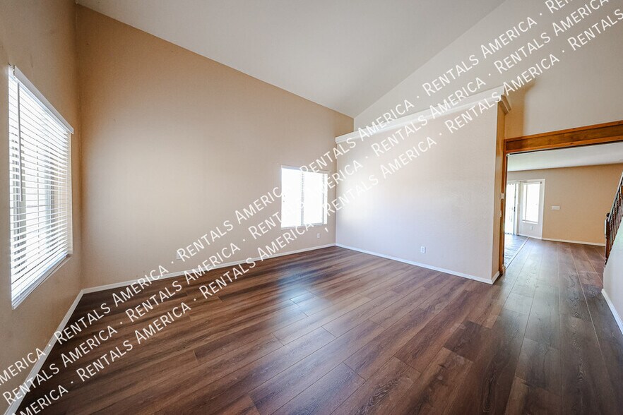 Building Photo - 23808 N Tayrien Ln