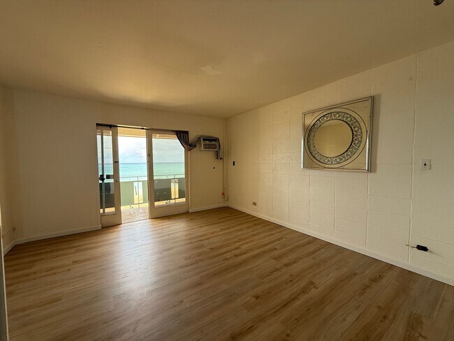 Building Photo - Pokai Bay Beach Cabanas