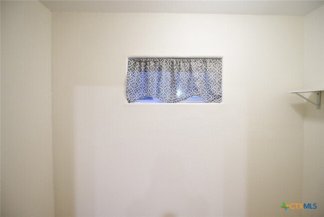 Building Photo - 919 Southside Dr