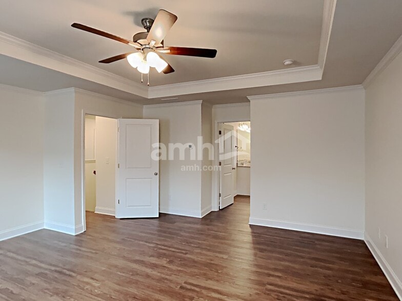 Building Photo - 600 Lk Vis Ct